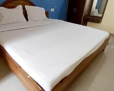 SPOT ON 80624 Hotel Niladri Complex Puri Exterior foto