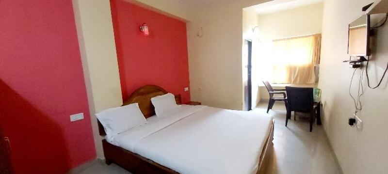 SPOT ON 80624 Hotel Niladri Complex Puri Exterior foto