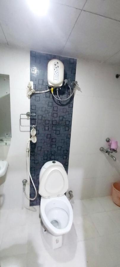 SPOT ON 80624 Hotel Niladri Complex Puri Exterior foto