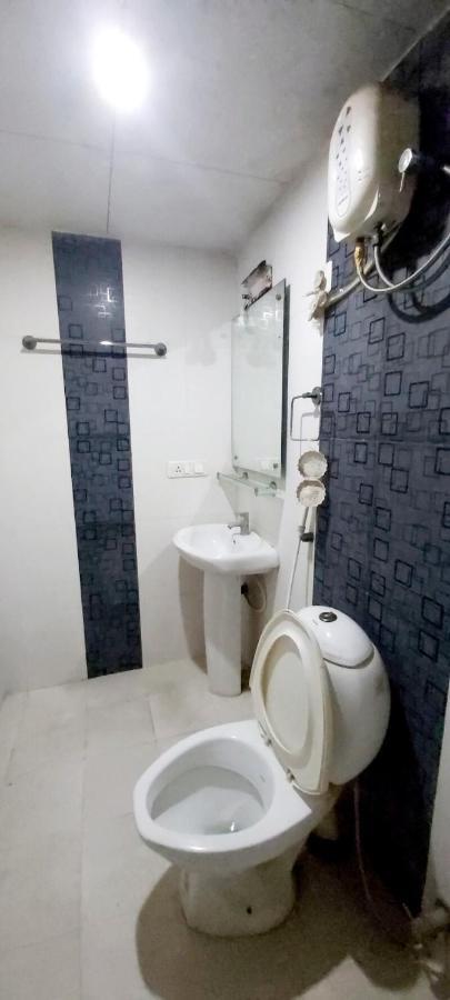 SPOT ON 80624 Hotel Niladri Complex Puri Exterior foto